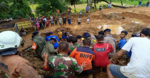 16 Korban Tewas 6 Warga Masih Hilang Banjir di Pesisir Selatan