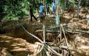 Cara WNA China Lubangi Tanah Kalimantan Sepanjang 1,6 Km untuk Curi Emas Indonesia