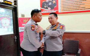 Temui Personel Penggali Kubur, Kapolri : Jadilah Polisi Baik untuk Masyarakat