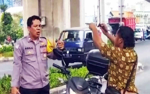 Acungkan Senjata Tajam di Jalan Pulogadung, Langsung Diamankan Bhabinkamtibmas