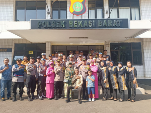 Polsek Bekasi Barat Gelar Apel Pagi dan Lepas Purna Tugas Ipda Dudu Ruswandi
