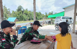 Satgas Pamtas Yonkav 12/BC di Perbatasan RI – MLY, Lakukan Pelayanan Kesehatan Door To Door