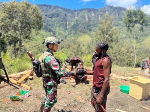YANKES HABEMA DISAMBUT GEMBIRA WARGA PUYAGIYA