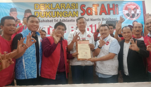 Ribuan Sahabat Tri Adhianto dan Abdul Harris Bobihoe Gelar Deklarasi