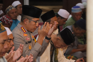 Jelang Pelantikan Presiden dan Wakil Presiden 2024, Kapolres Metro Jakarta Utara Salat Subuh Keliling