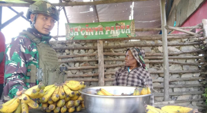 Satgas Yonif 323 Buaya Putih Kembali Bahagiakan Masyarakat dengan Rosita