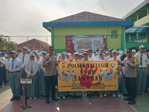 Kanit Binmas Polsek Jatiasih Deklarasikan Anti Tawuran di SMA Tulus Bhakti, Libatkan 1200 Siswa