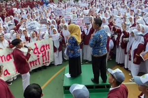 Siswa MAN 2 Kota Bekasi Desak Kepala Sekolah Mundur, Tuntut Transparansi Dana