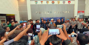 Pengungkapan kasus Pemerkosaan dan Pembunuhan Feni Ere di ruang lobi Polres Palopo