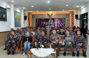 Danlanal Bandung Berbagi Paket Lebaran, Wujud Kepedulian untuk Prajurit dan PNS