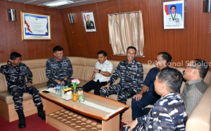 Perkuat Sinergi Maritim, Walikota Sibolga Kunjungi KRI Bontang-907