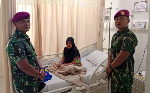 Yonmarhanlan III Tunjukkan Kepedulian: Perwira Kompi Markas Kunjungi Keluarga Prajurit yang Sedang Sakit