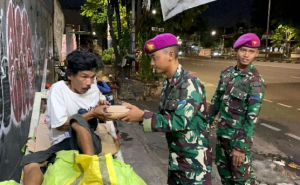 Prajurit Hiu Perkasa Gelar Sahur On The Road, Hangatkan Ramadan Kaum Dhuafa