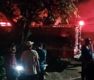 Tiga Rumah Kontrakan di Bekasi Ludes Terbakar, Warga Panik Selamatkan Diri