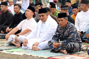 Sholat Idul Fitri di Bintan: Komandan Lanal dan Forkopimda Bersatu dalam Kebersamaan