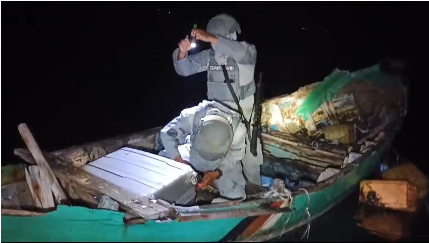 Operasi Laut Tengah Malam! Bakamla RI Gagalkan Penyelundupan 60 Ribu Baby Lobster Senilai Rp1 Miliar di Kepulauan Seribu 1 IMG 20250311 WA0305