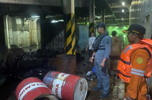 Dramatis! Bakamla RI Selamatkan 12 ABK dari Kapal Terbakar di Perairan Banten