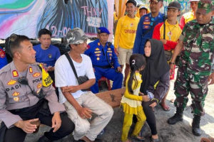 Momen Haru di Pantai Karang Hawu: Polisi Berhasil Temukan Anak Hilang dan Pertemukan dengan Ibunya