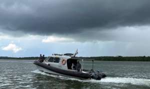 Laut Aman, Mudik Nyaman: Danlanal Bintan Patroli Selat Riau Jelang Lebaran
