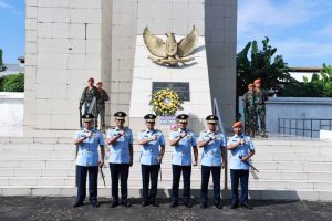Ziarah Penuh Makna, TNI AU Kenang Jasa Pahlawan Jelang HUT ke-79 di Makassar