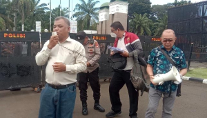 Gus Leman Lakukan Aksi di DPR dan Kemenkumham, Tuntut Keadilan untuk Ong Sing Tjwan