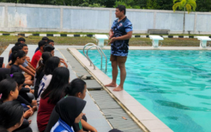 Tanamkan Cinta Bahari, TNI AL Bintan Latih Pramuka Saka Bahari Renang dan Menyelam