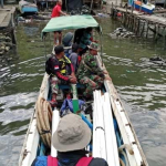 Satgas TMMD Ternate Seberangi Laut Bantu Warga Guaria Dapatkan Air Bersih
