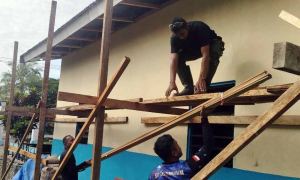 Satgas TMMD Bantu Rehabilitasi Gereja di Mimika, Wujudkan Tempat Ibadah yang Lebih Layak