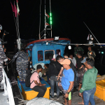 Sinergitas TNI AL dan Imigrasi Gagalkan Penyelundupan 20 PMI Non Prosedural di Perairan Asahan