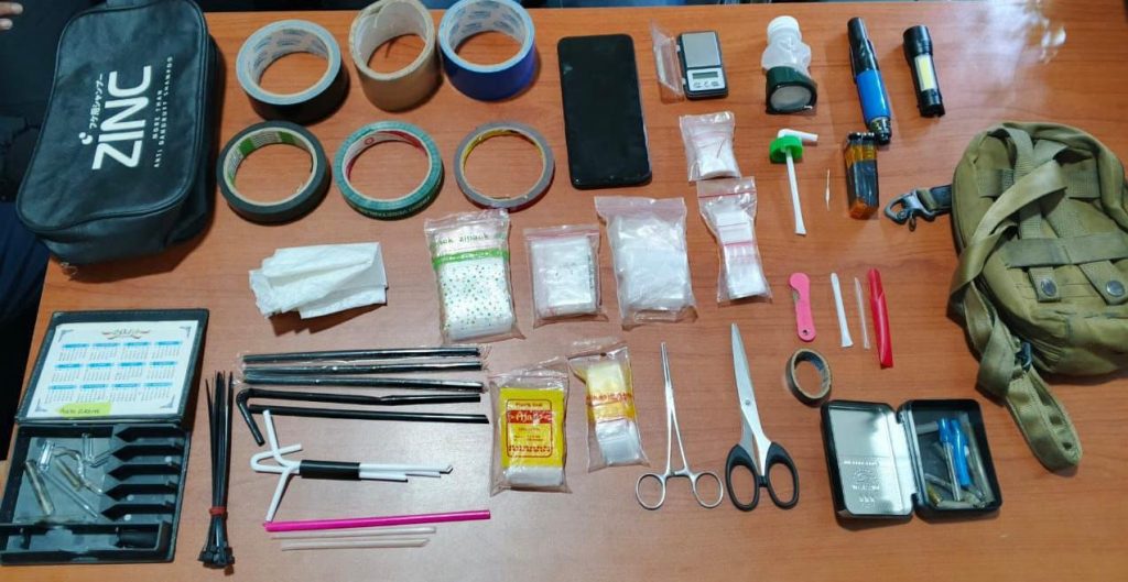 Ungkap Jaringan Sabu Antar Kota, Polres Garut Tangkap Tiga Pelaku: Satu DPO Masih Diburu 3 IMG 20250521 WA0121 1