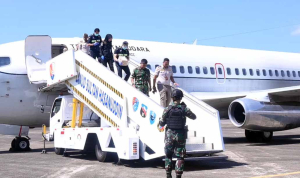 Dua Jet Tempur Sukhoi Lanud Sultan Hasanuddin Paksa Mendarat Pesawat Asing di Makassar