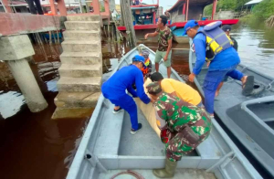 Sinergi TNI AL dan Tim SAR Selamatkan Jenazah Warga Bagansiapiapi