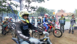 Tingkatkan Wisata Pantai Ujunggenteng, TNI AL Bandung Gelar Motor Trail Adventures