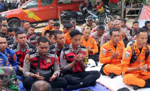 Polresta Cirebon dan Tim Gabungan Gelar Doa Bersama di Lokasi Longsor Gunung Kuda