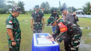 Warga dan TNI Buktikan Desa Bisa Hebat Bareng-Bareng