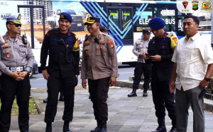 Brimob Humanis Kawal Aksi Buruh di Monas, Suasana Kondusif hingga Akhir