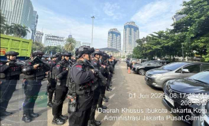 Brimob Polda Metro Jaya Kawal Aksi Damai KSPN di Monas