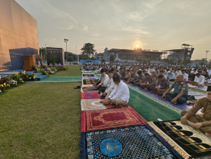 Prajurit Hiu Perkasa Kawal Sholat Idul Adha di Jantung Koarmada RI