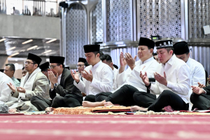 Panglima TNI dan Presiden RI Laksanakan Salat Idul Adha di Masjid Istiqlal
