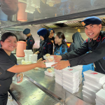 Brimob Polda Metro Jaya Bagikan Makanan Bergizi Gratis di CFD HI Jelang HUT Bhayangkara ke-79