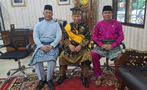 Danlanal Dumai Hadiri Upacara Penabalan Gelar Adat Datuk Seri Setia Amanah Kepada Gunernur Riau