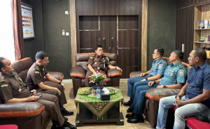 Pererat Sinergi, Danlanal Dabo Singkep Kunjungi Kejari Lingga