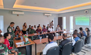 Warga Ninati dan Satgas Yonif 126/KC Kompak Siapkan HUT RI ke-80