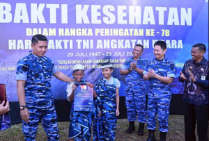 Ratusan Anak Antusias Ikut Sunatan Massal di Pagelaran Lanud Sultan Hasanuddin