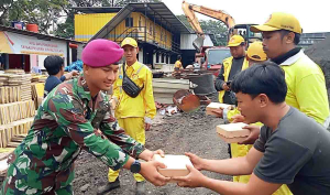 Jumat Berkah, Yonmarhanlan III Tebar Kebaikan, Petik Kebahagiaan