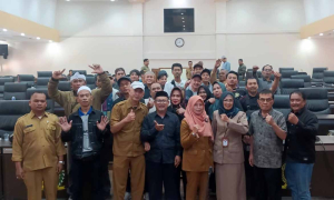 Komisi II DPRD Terima Audiensi IKWAPA Pasar Parakanmuncang