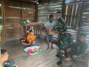 Satgas Yonif 126/KC Tunjukkan Kepedulian Tulus di Kampung Yomkondo
