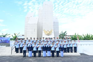 Peringati Hari Bakti ke-78, Lanud Sultan Hasanuddin Tabur Bunga di TMP Panaikang