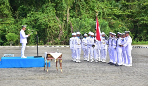 Prajurit Pasmar 3 Jadi Pasukan Kehormatan di Upacara Dikmata XLV TNI AL