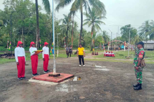 Babinsa Koramil 1710-01/Kokonao Latih Paskibra Distrik Mimika Barat